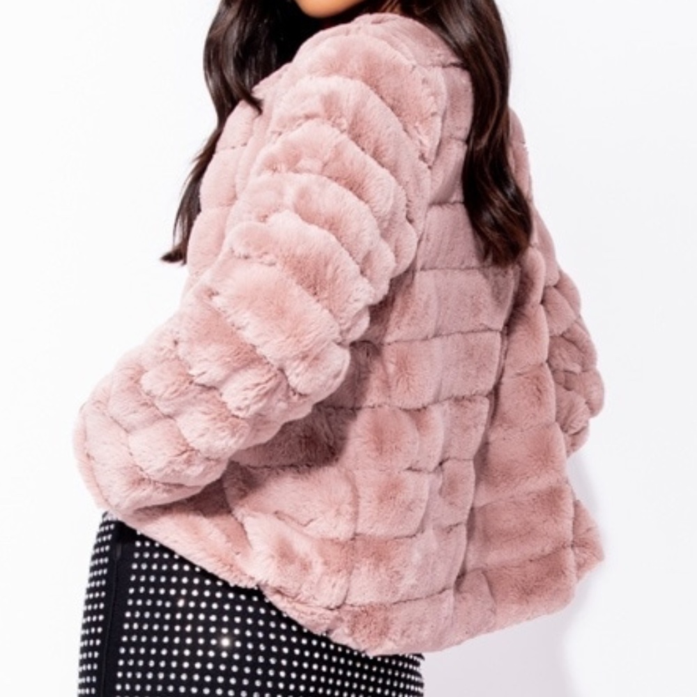 New with Tags Pink Faux Fur Collarless Jacket - Picture 4 of 6
